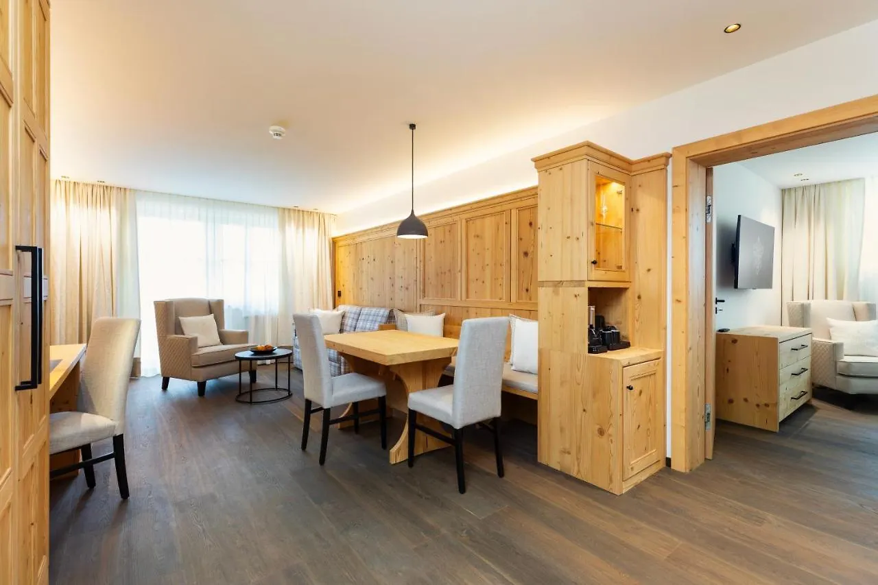 Hotel Gruenauerhof Wals-Siezenheim 4*,  Austria